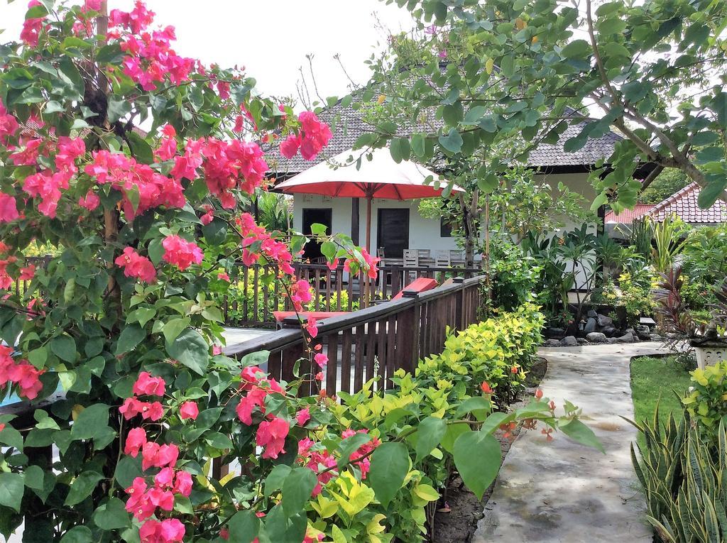 Taman Dewi Sri Villa Et Bungalow Pemuteran  Exterior photo