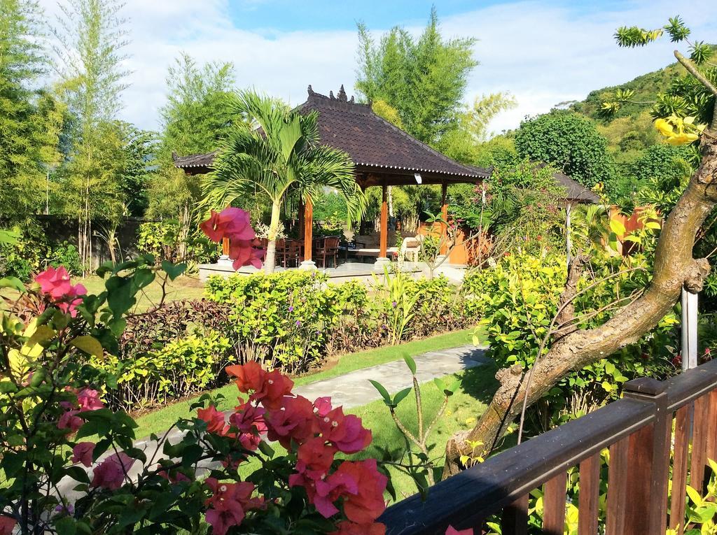 Taman Dewi Sri Villa Et Bungalow Pemuteran  Exterior photo